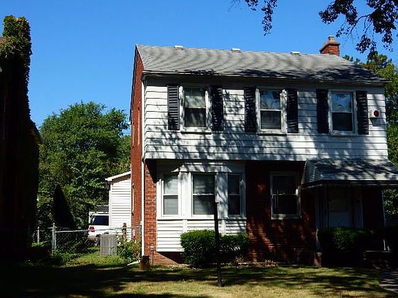 3rd image of 15777 Vaughan St