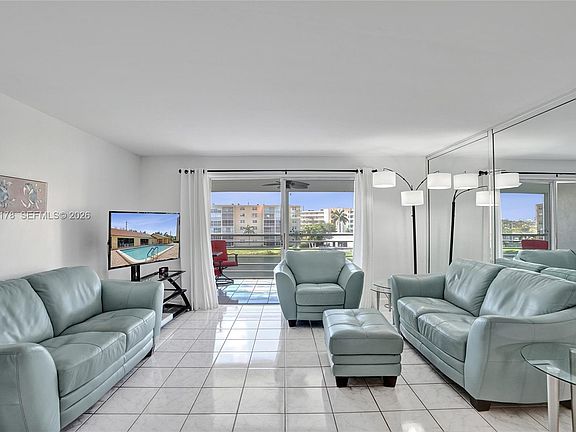 2nd image of 200 SE 5th Ave APT 405