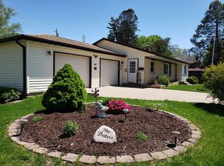 706 S Madison St, Cuba City, WI 53807