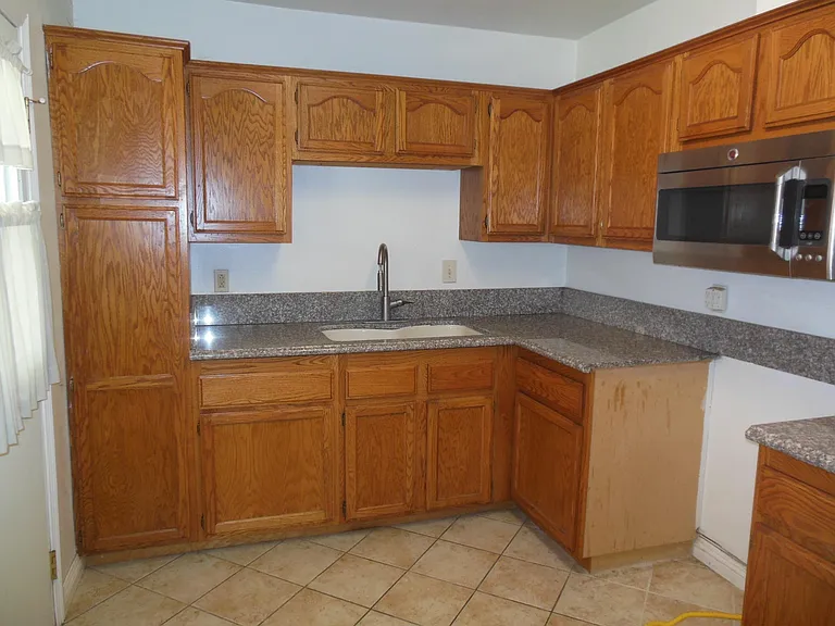 447 Melham Ave — Photo 5