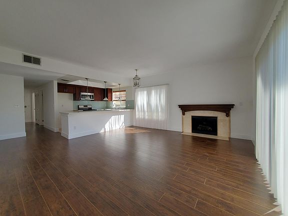 5th image of 1546 Amherst Ave #21