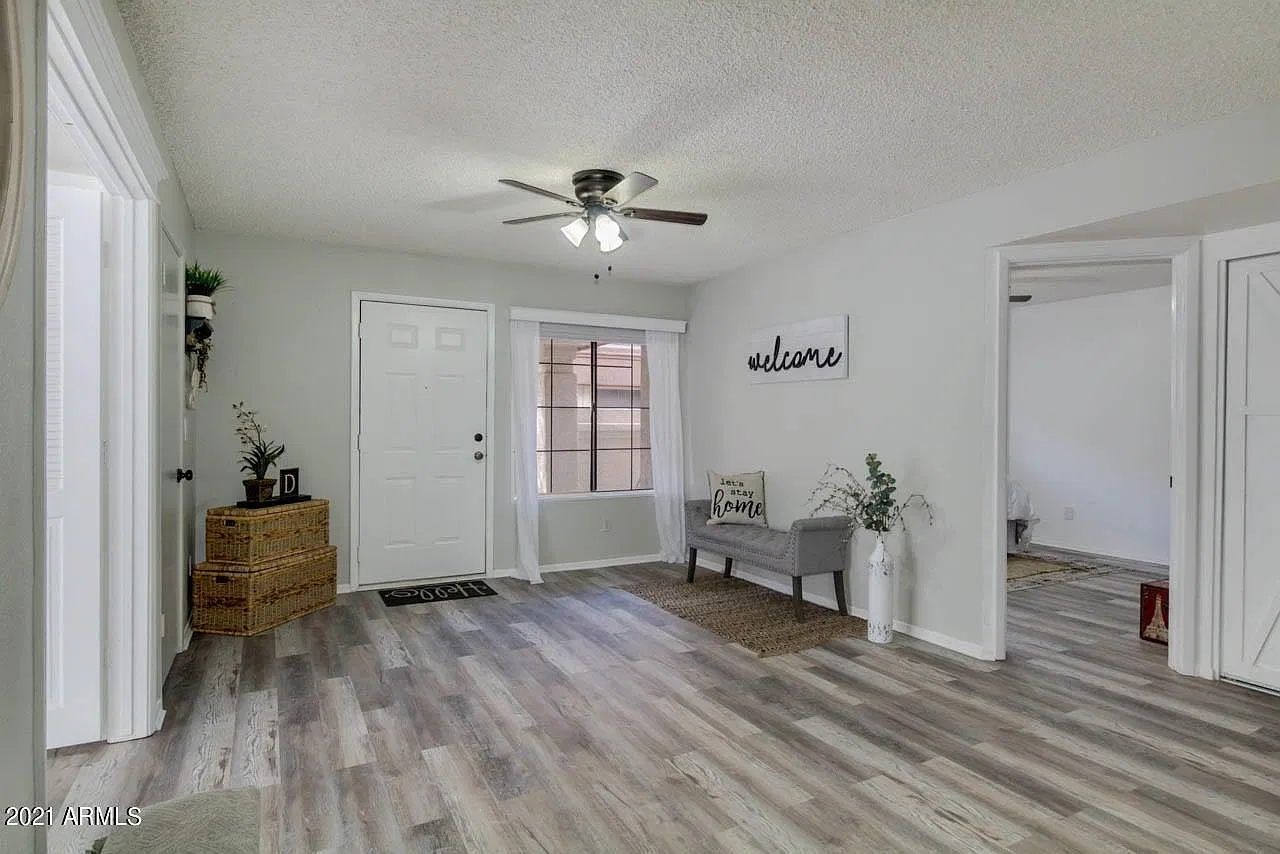 2 bed, 934 sqft, $1,550 — Photo 1