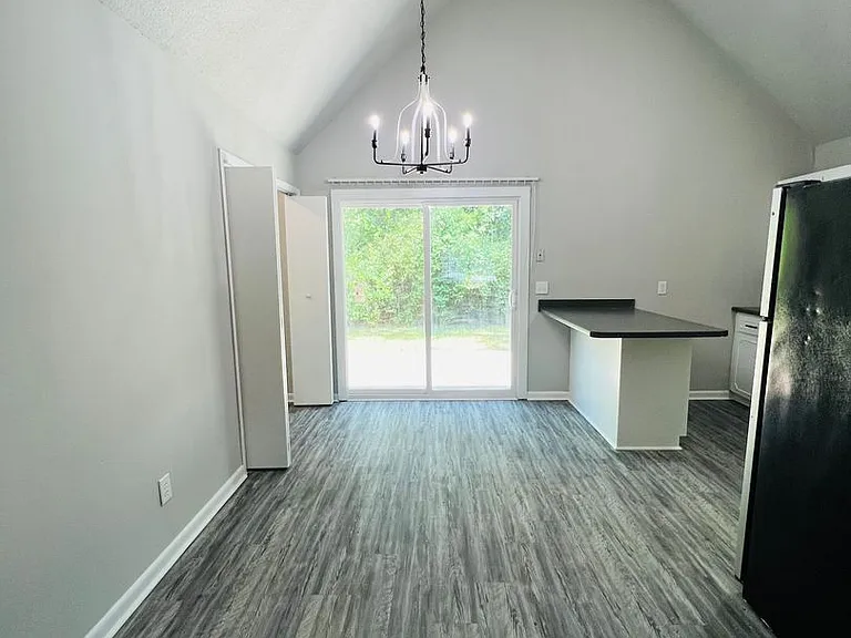 908 Spanish Oak Dr — Photo 3