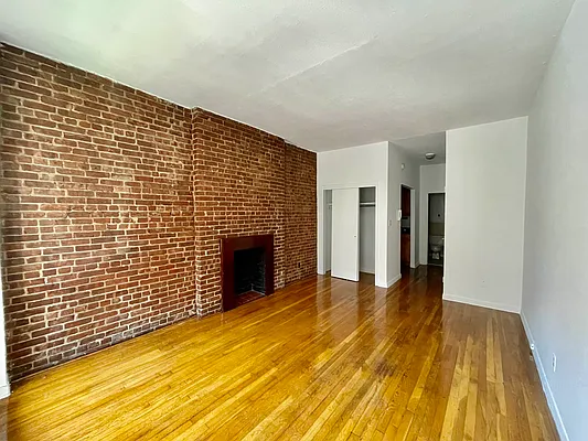 Rented by J PRESTON AND ASSOCIATES INC | media 6