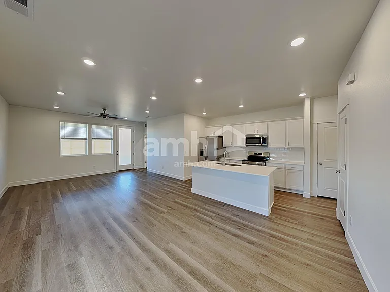 10026 Atchinson Ct — Photo 8