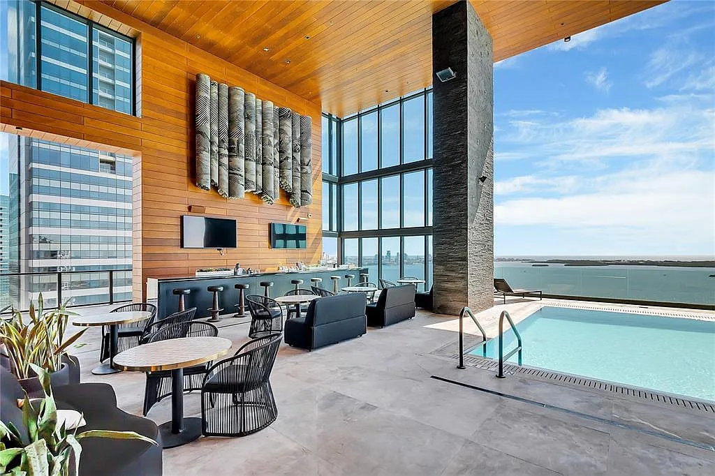 1 bed, 1.5 bath, 777 sqft, $5,500 — Photo 2