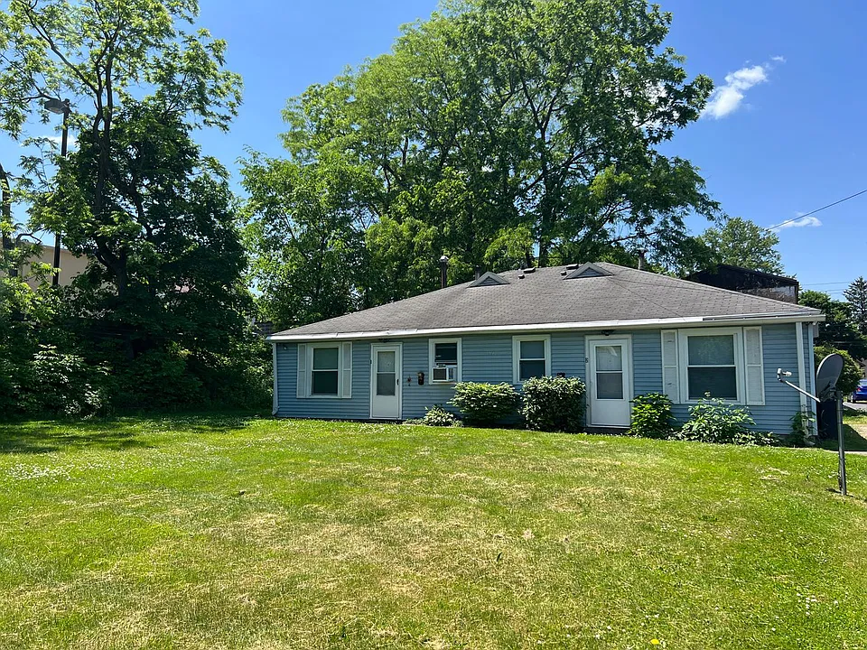 33 Stewart Ave