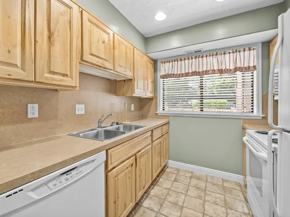 325 E 2550 N APT 21, North Ogden, UT 84414