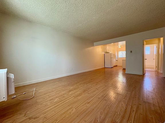3rd image of 157 Esperanza Ave APT D