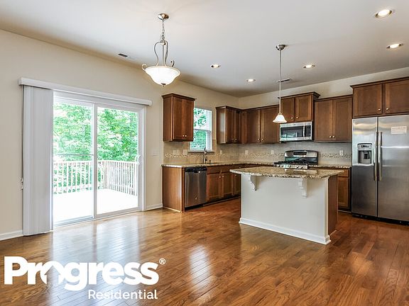 5th image of 207 Millwood Dr