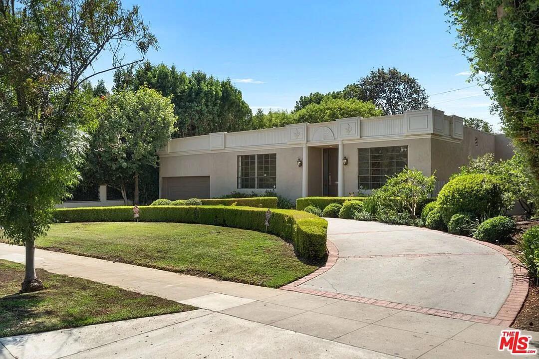 4 bed, 4.5 bath, 3400 sqft, $19,000 — Photo 4