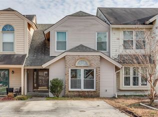 947 S Lake Cir, Chesapeake, VA 23322