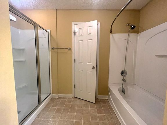 3rd image of 5836 Bedford Loop E
