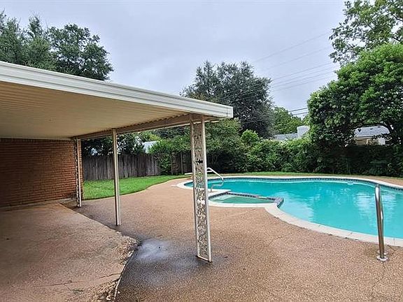 4th image of 3609 Wedgway Dr