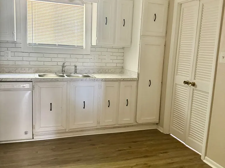 33 Wayside Ct — Photo 5