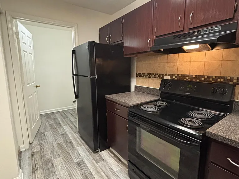Wesley St. Claire Apartments at Lawrenceville — Photo 271