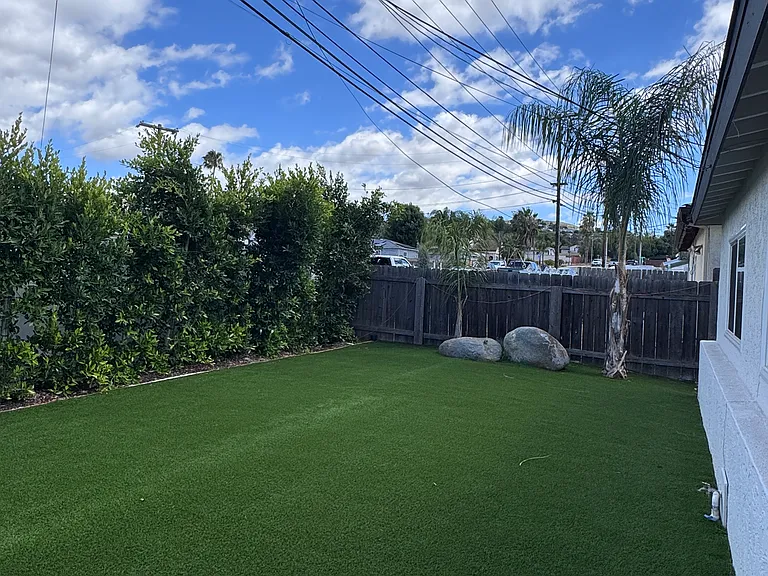 3322 Helix St — Photo 2