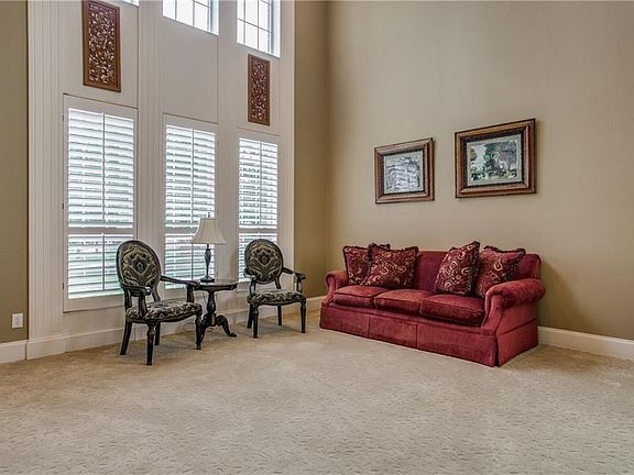 5th image of 405 Wellington Ct