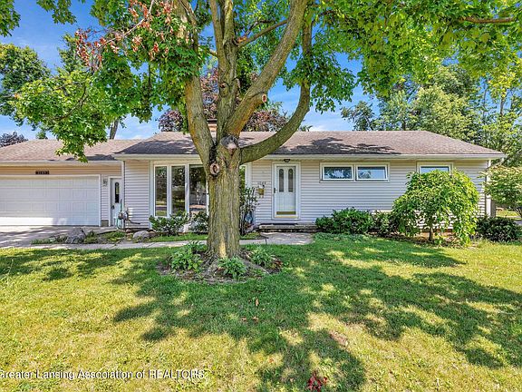 2nd image of 1049 W Colonial Park Dr