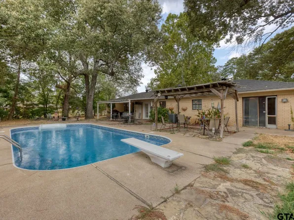 305 County Road 4110, Jacksonville, TX 75766