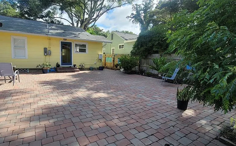 3026 Burlington Ave N — Photo 24