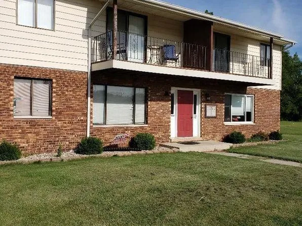 12 Maxwell St APT 4, Hebron, IN 46341