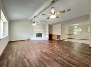 9210 Meaux Dr, Houston, TX 77031
