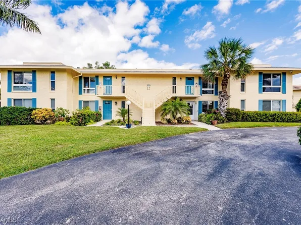 300 Palm Dr APT 2, Naples, FL 34112