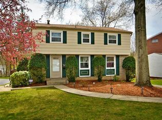 15 Falkirk Dr, Pittsburgh, PA