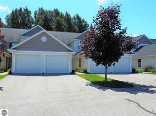 2118 Chelsea Ln, Traverse City, MI 49685