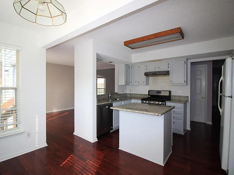 108 Foscoe Ln — Photo 11