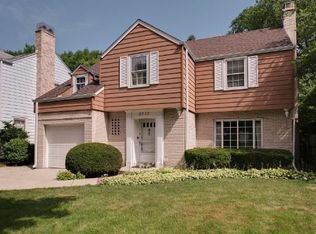 2717 Woodland Rd, Evanston, IL 60201