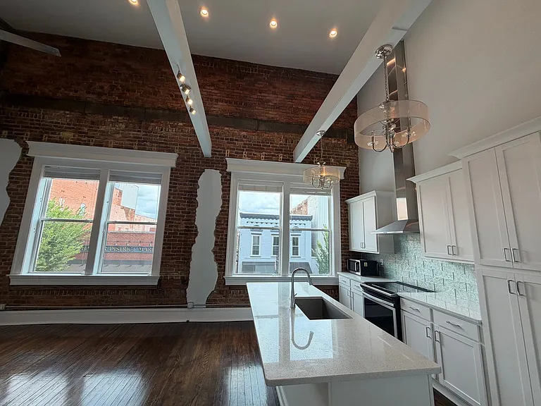127 W Main St — Photo 10