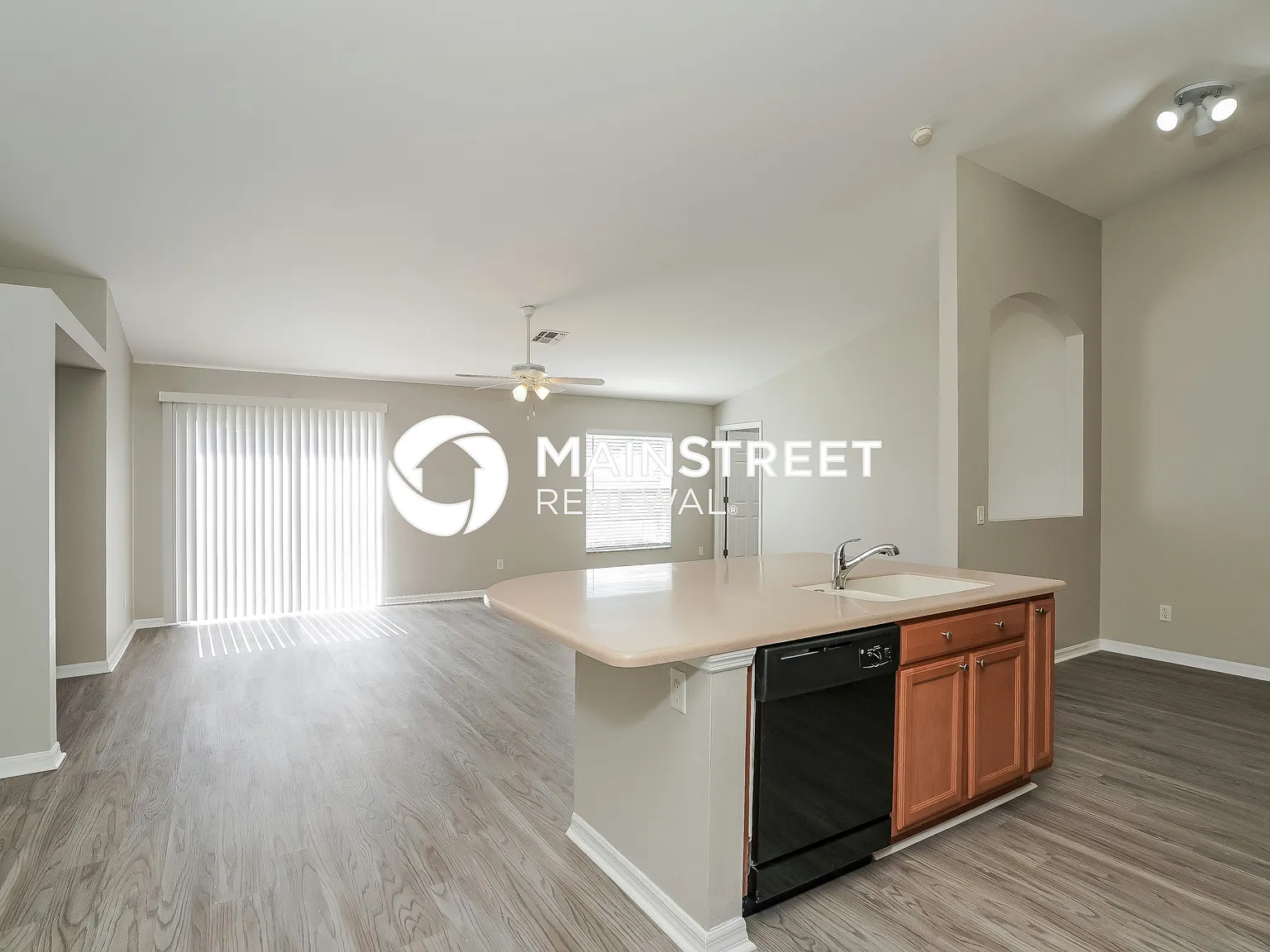 306 NW 3rd Ln — Photo 4