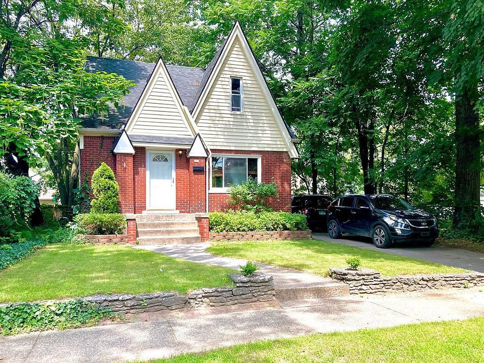 1st image of 118 W Robert Ave