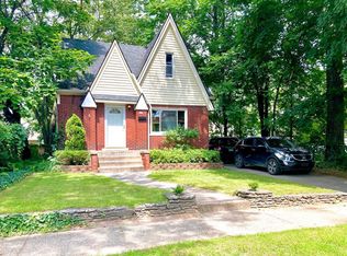 118 W Robert Ave, Hazel Park, MI