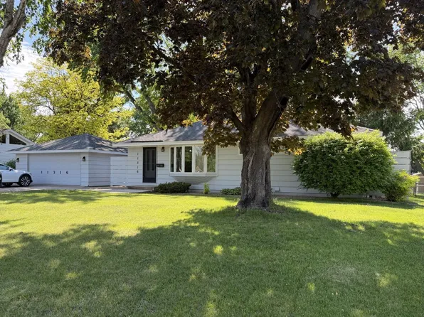 11316 France Ave S, Bloomington, MN 55431
