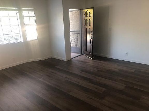 5th image of 596 Valencia Pl