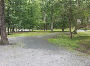 255 Forest Ridge Dr, Hawley, PA 18428