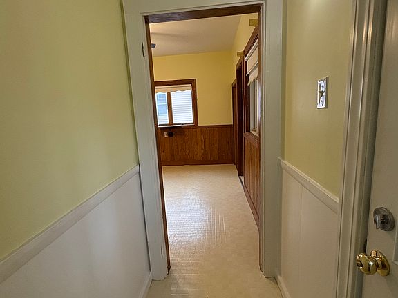 5th image of 22 Plimpton Ave Floor 2