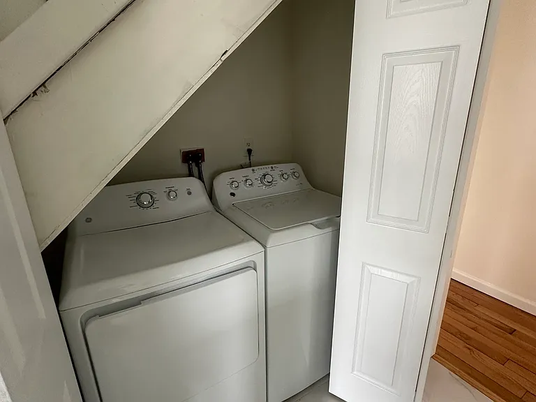 11 Colony St — Photo 11