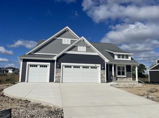 9665 S Bergamont Dr, Franklin, WI 53132