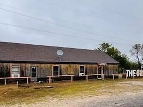 1720 E Columbia St, Okemah, OK 74859