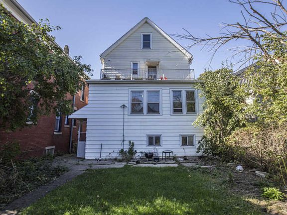 2nd image of 3020 N Fratney St #3022