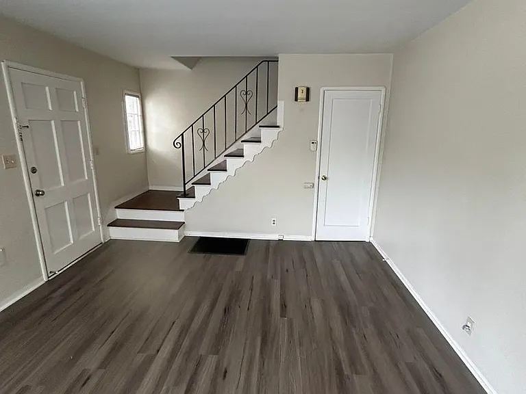 1537 Pearl Street — Photo 3