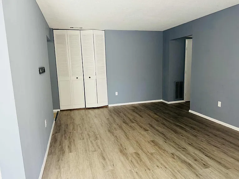 24 Shrewsbury Green Dr #B — Photo 5