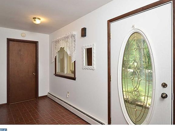 4th image of 1550 Delong Dr