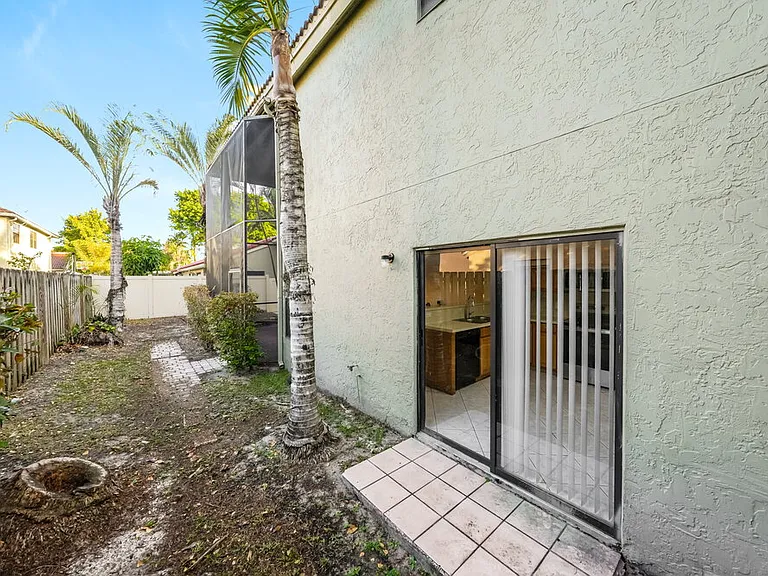 1725 Shoreside Cir — Photo 16
