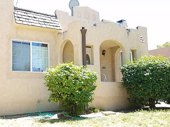 4th image of 1383 Acacia St