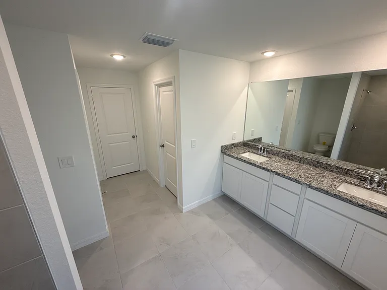 117 NW 12th Ln — Photo 9